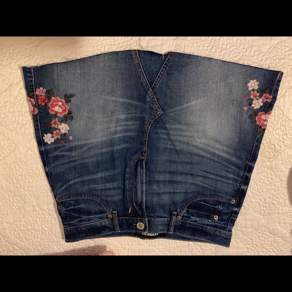 Expresa skirt with floral design